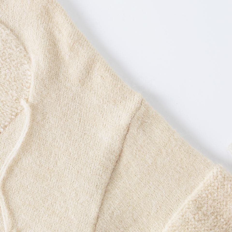 Sweater – Vintage Round Neck – Flock Embroidery – Elegant Everyday Style