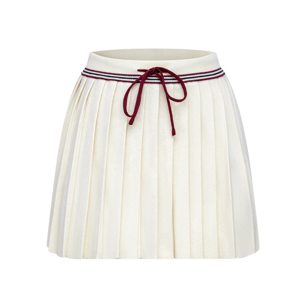 2-Piece Lounge Set – Knit Sleeveless Top – Knee-Length Shorts – Chic Summer Style