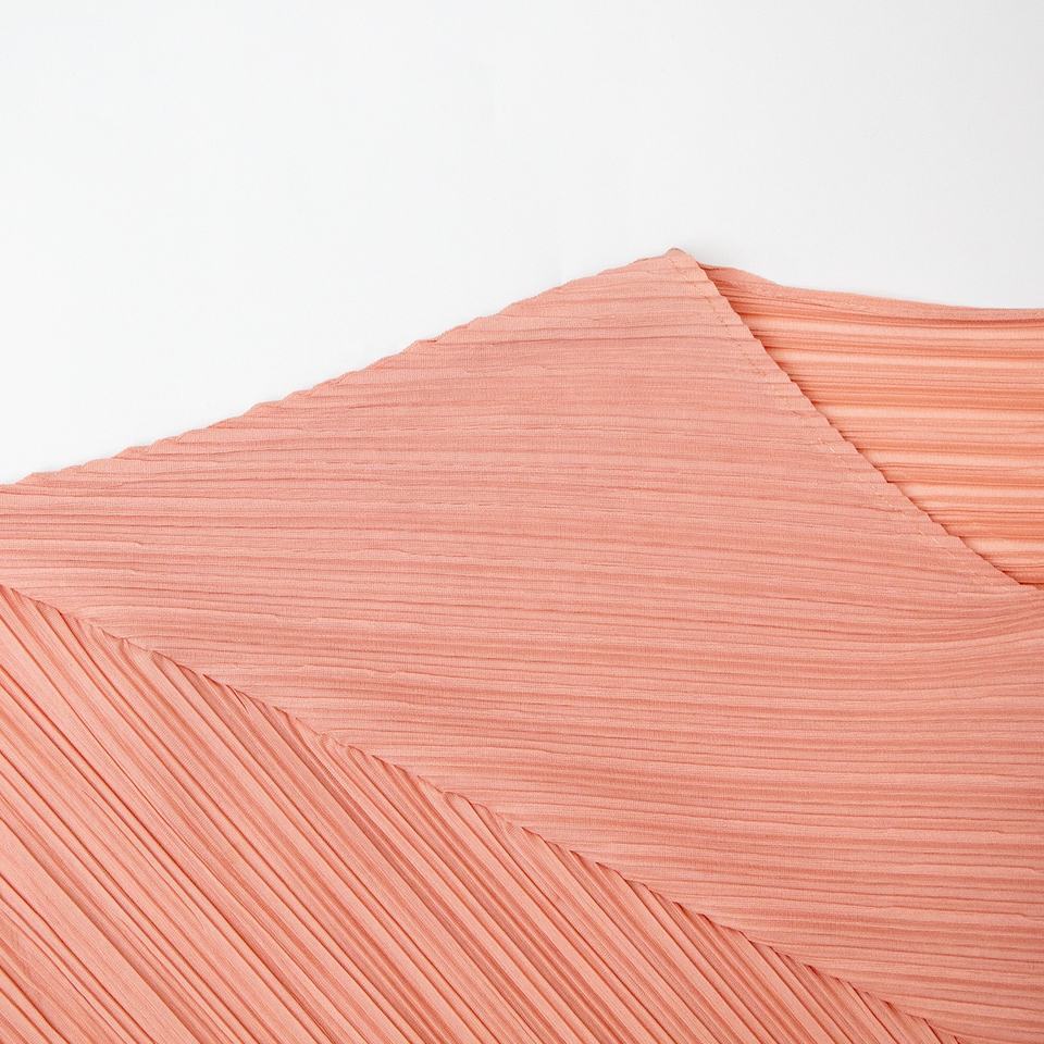 2-Piece Set – V-Neck Blouse – Matching Pants – Elegant High Street Style