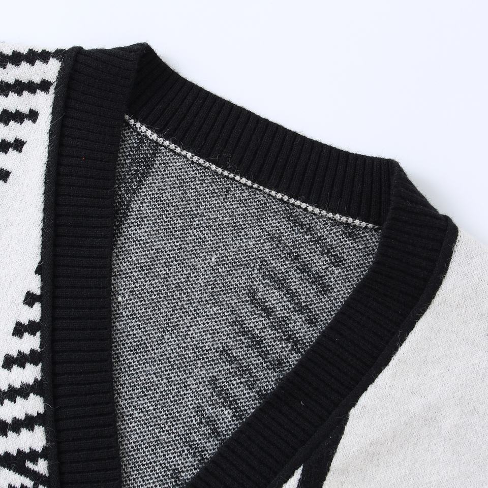 Cardigan Sweater – Black & White Plaid – V-Neck – Chic Fall Style