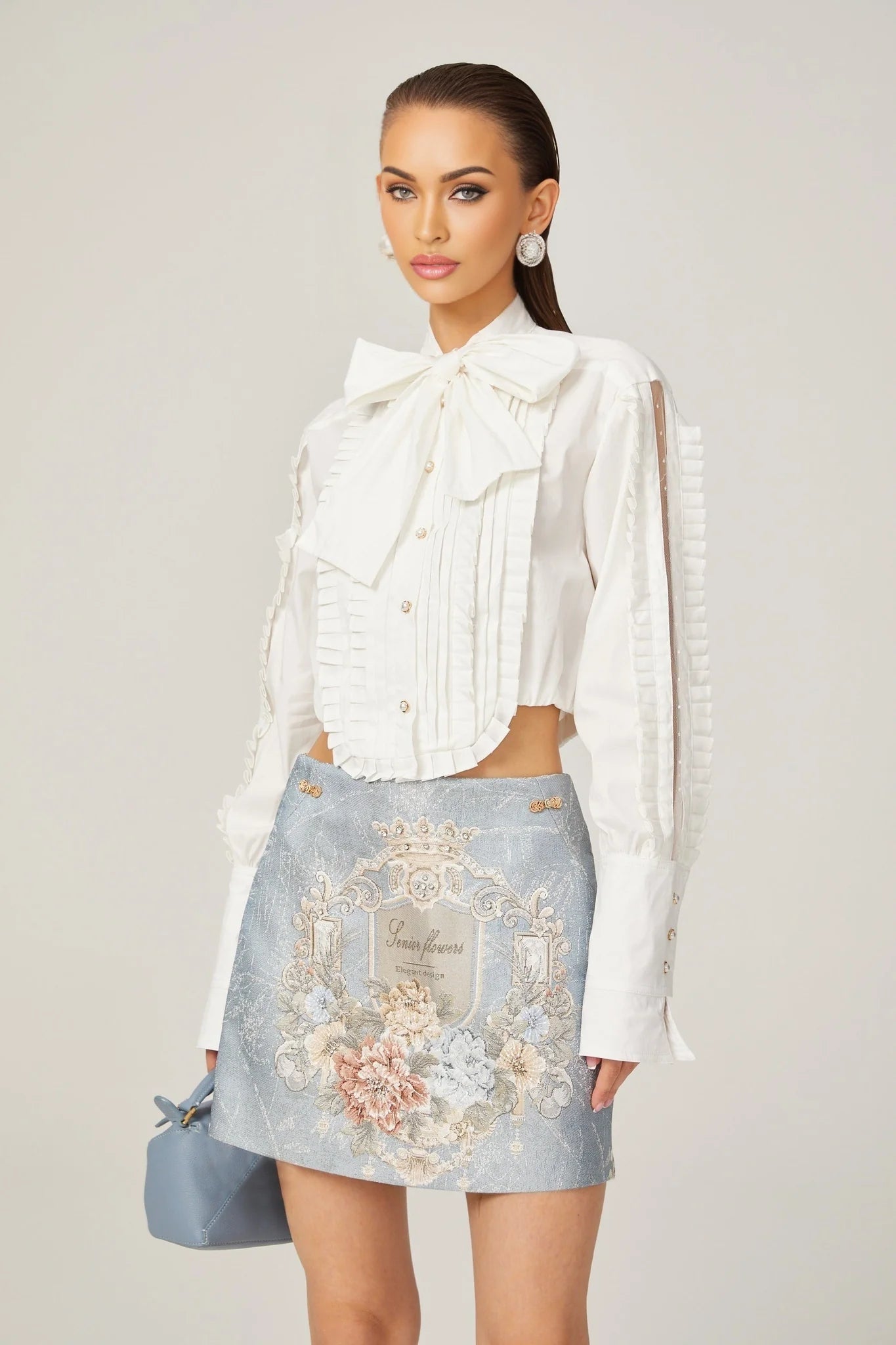 Aliénor blue embroidered mini skirt