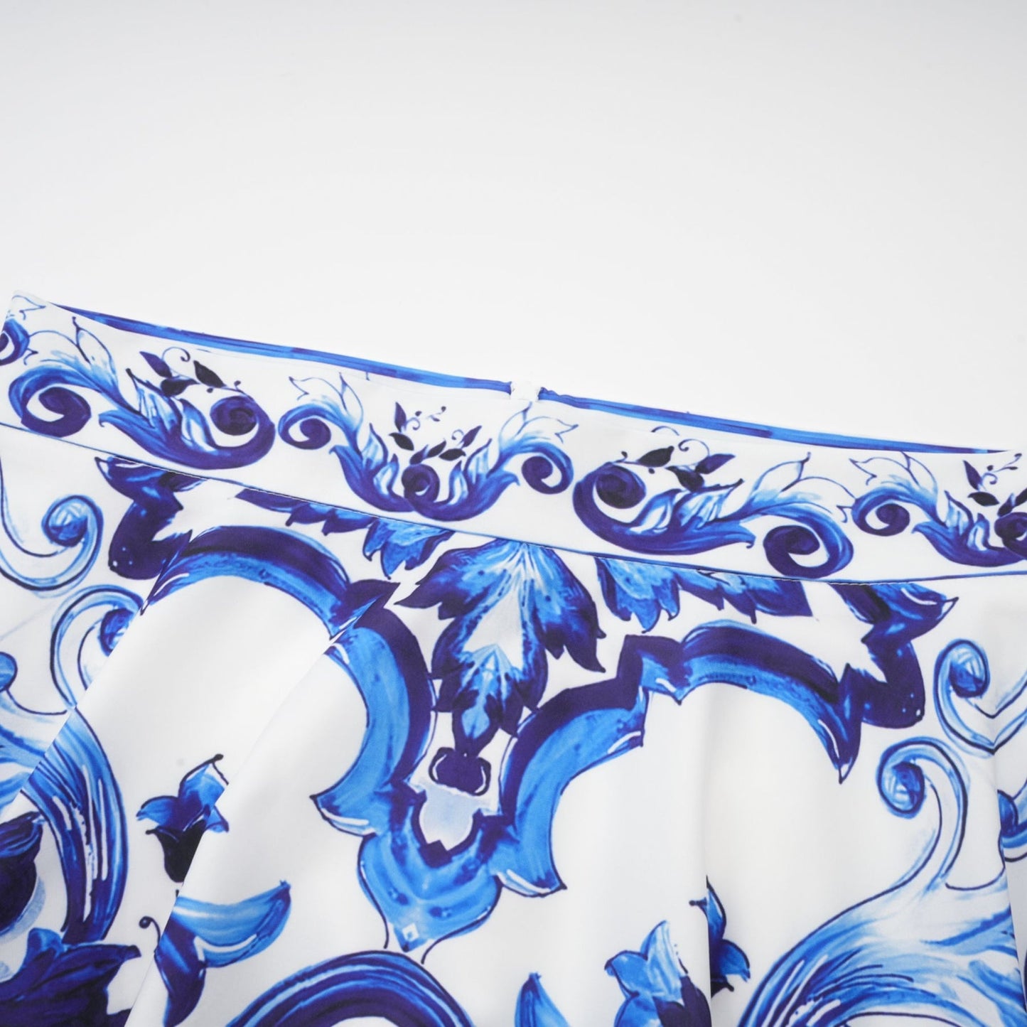 Allegra graphicprinted top skirt matching set