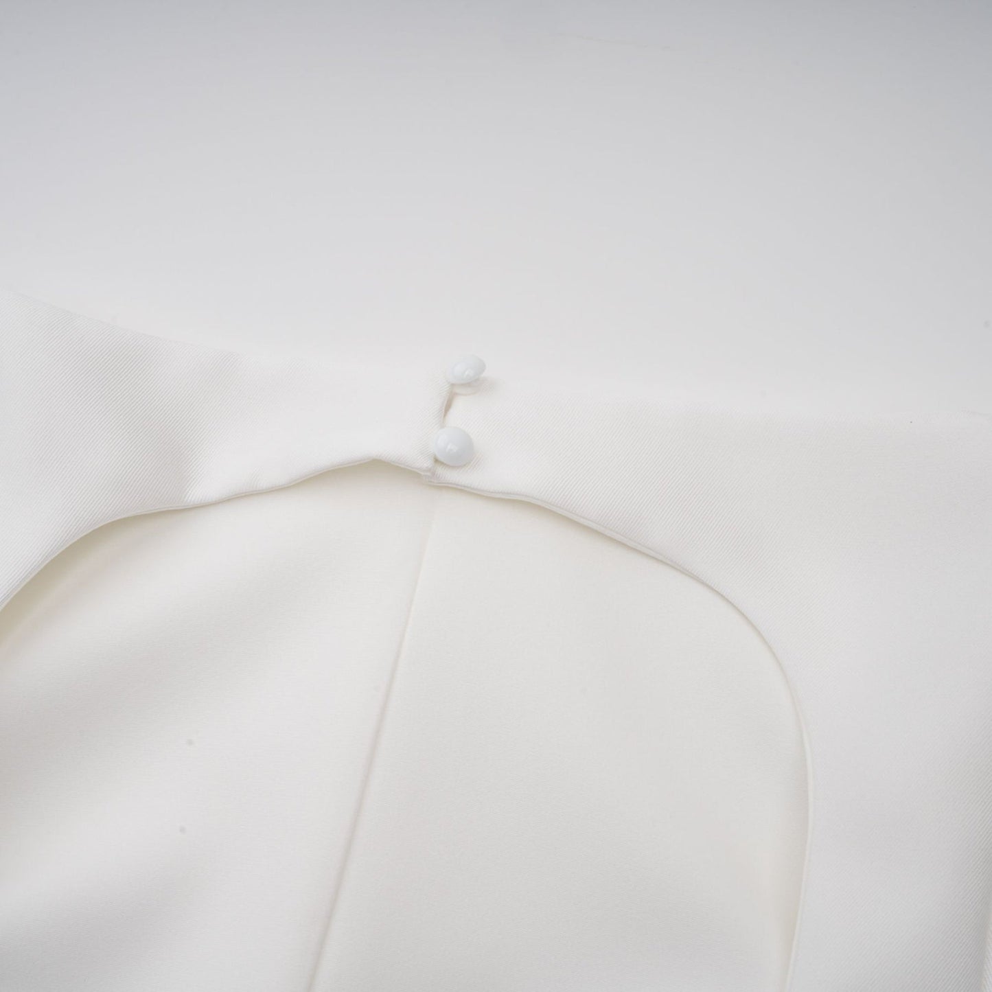 Amandine white openback capsleeve midi dress