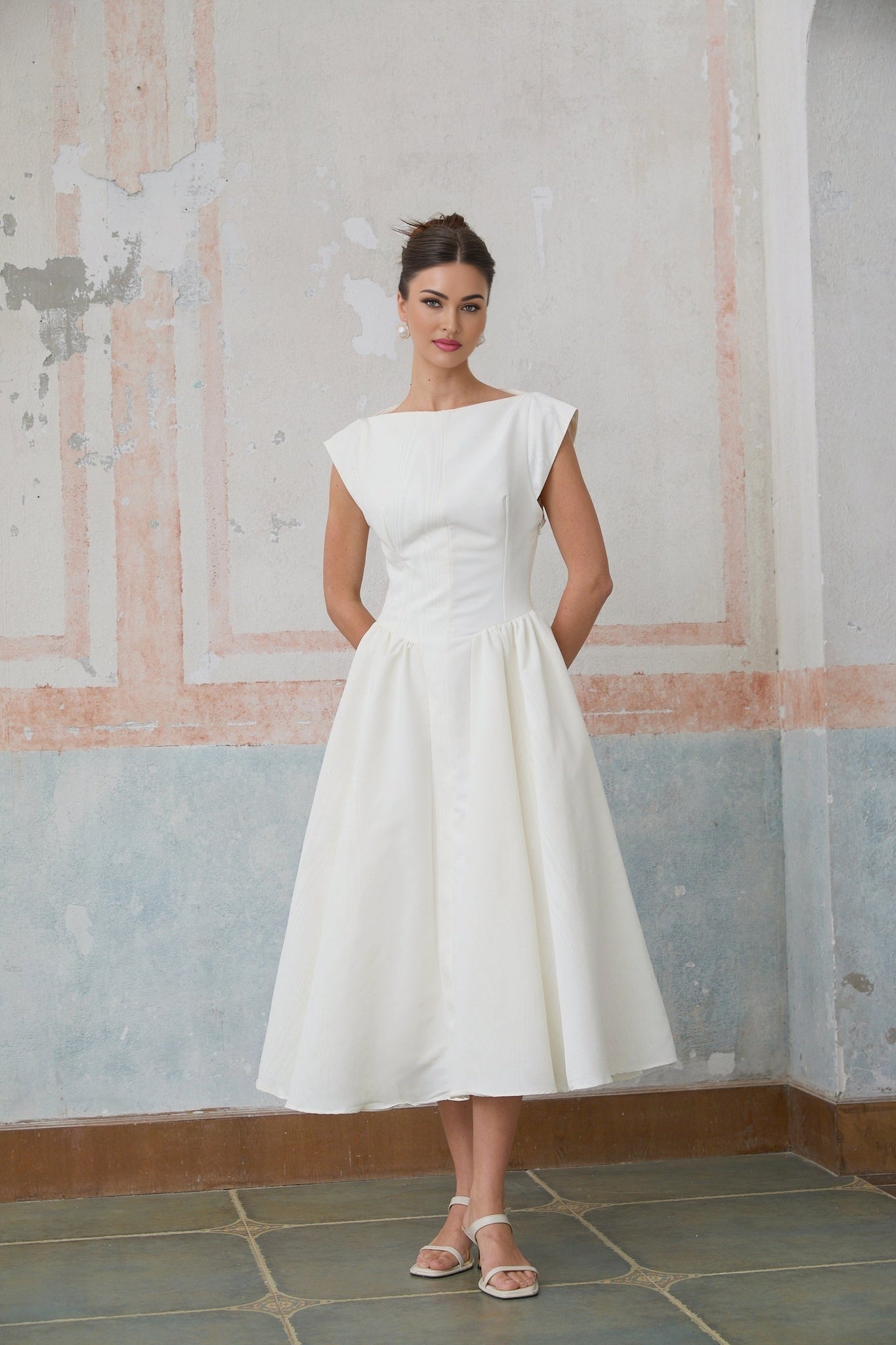 Amandine white openback capsleeve midi dress