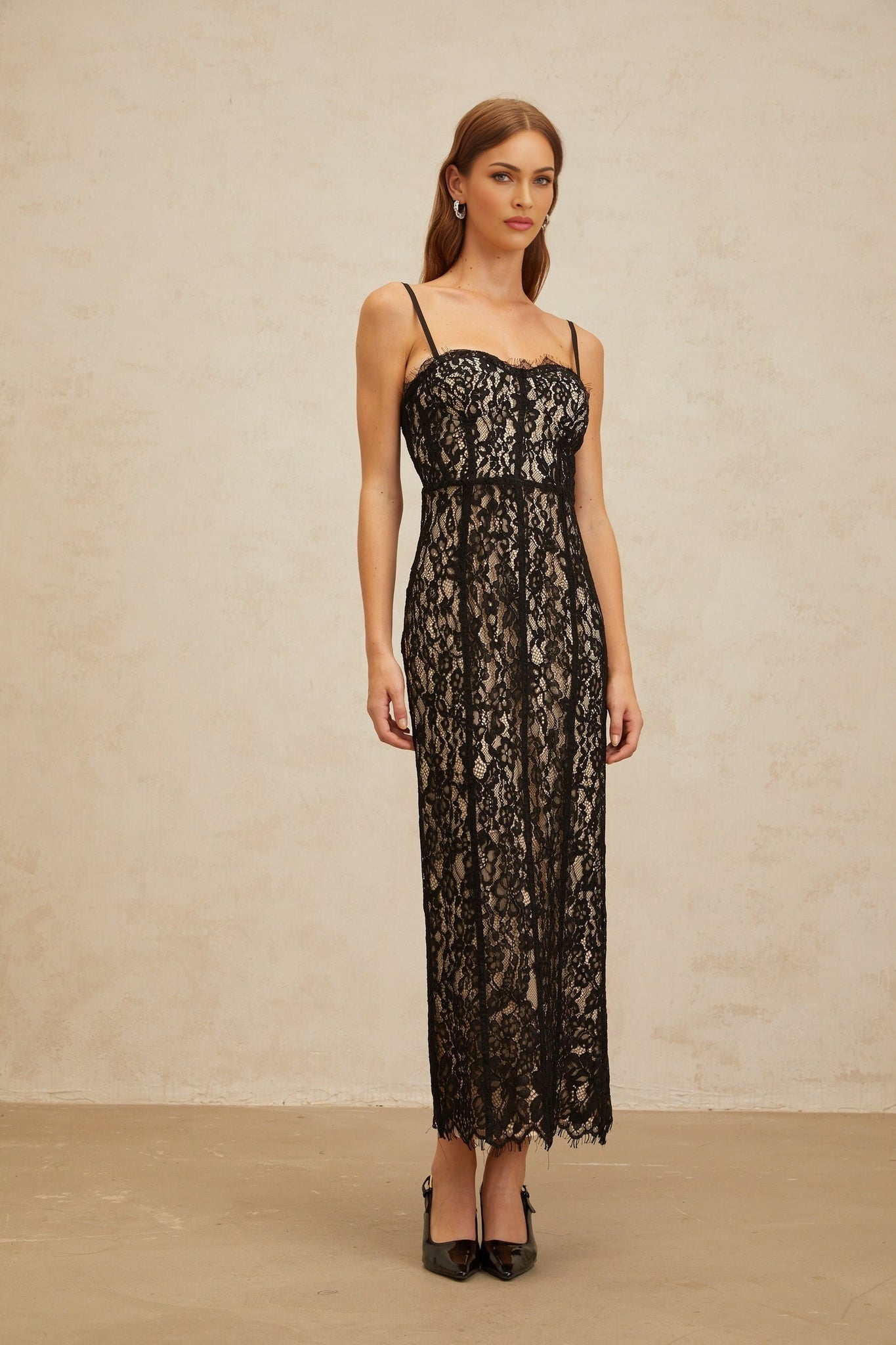Black sweetheart neckline pencil silhouette maxi dress with floral lace