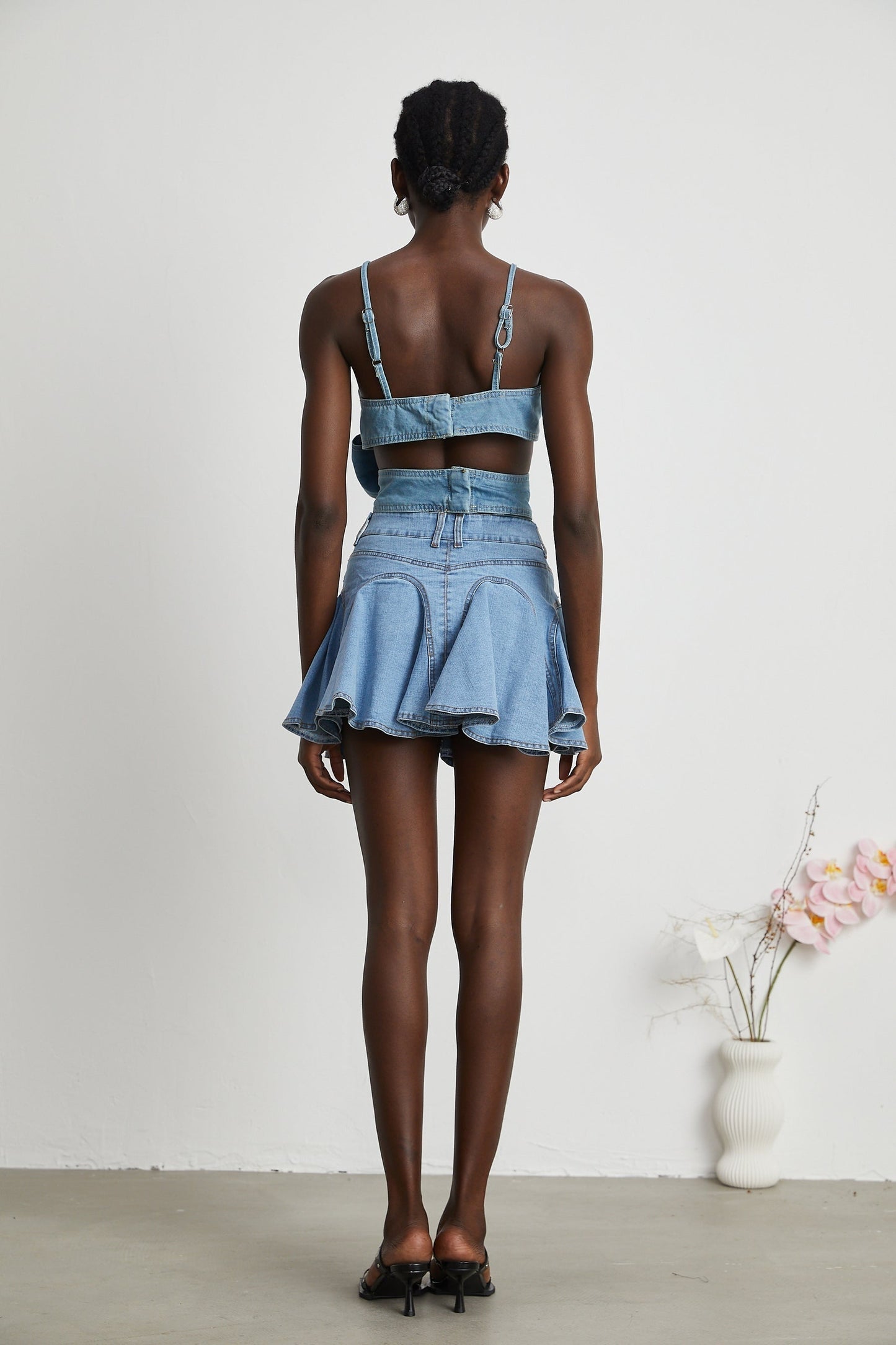 Blue denim skirt with ruffled hem Capucine style