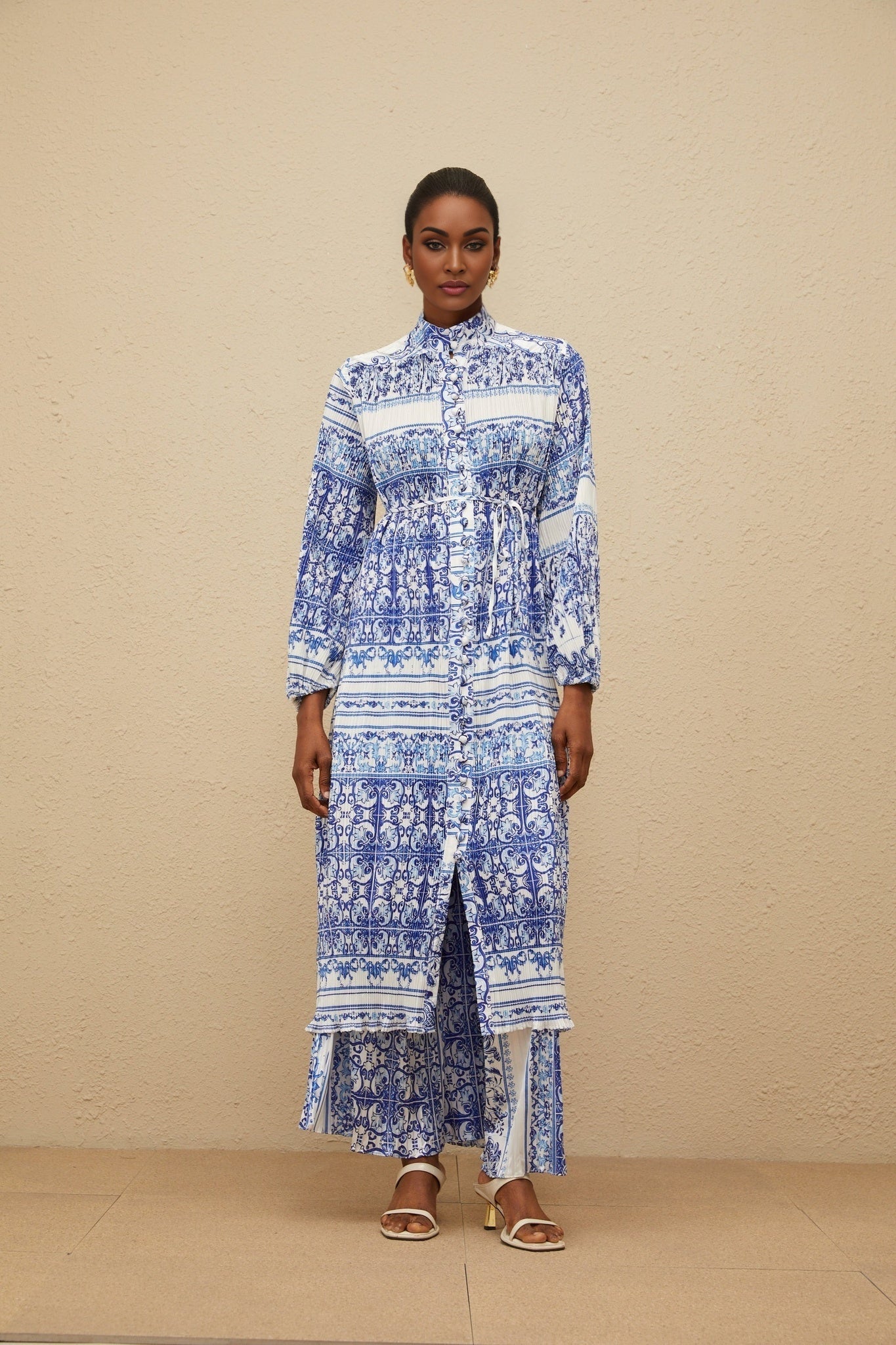 Blue and White Paisley Print Cardigan with Stand-up Collar and Long Sleeves