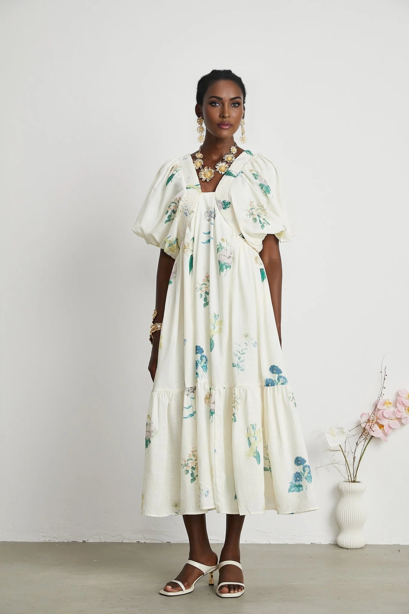 Cyrielle Vneck floralprint midi dress