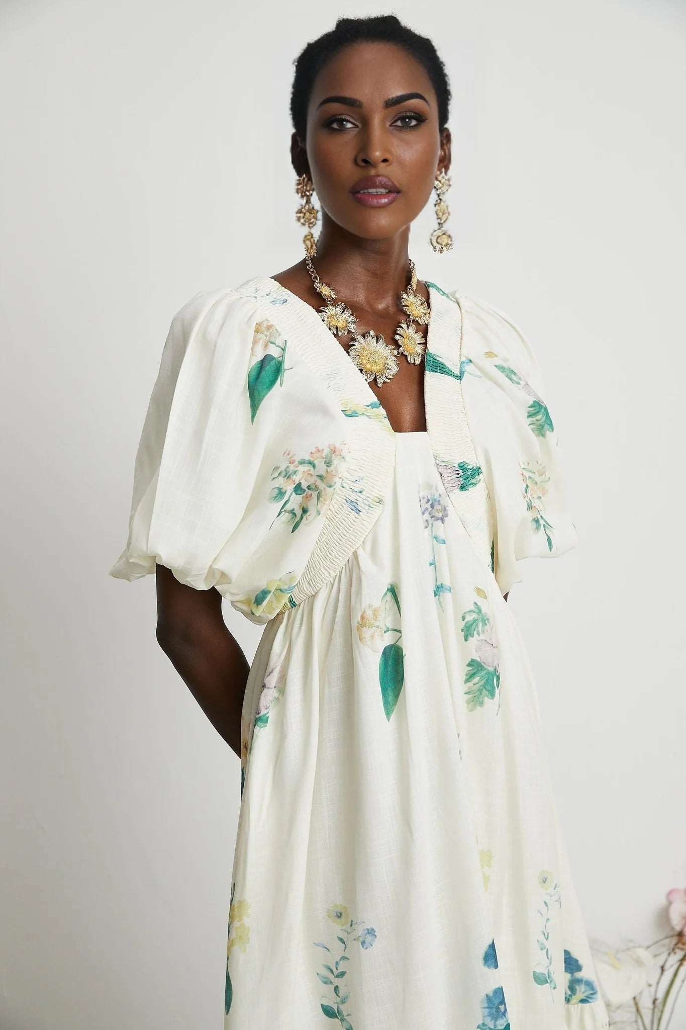 Cyrielle Vneck floralprint midi dress