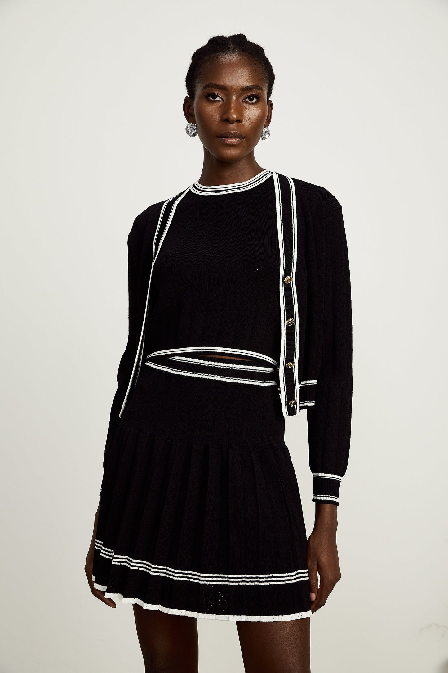 Daphné contrasttrim cardigan vest top skirt matching set