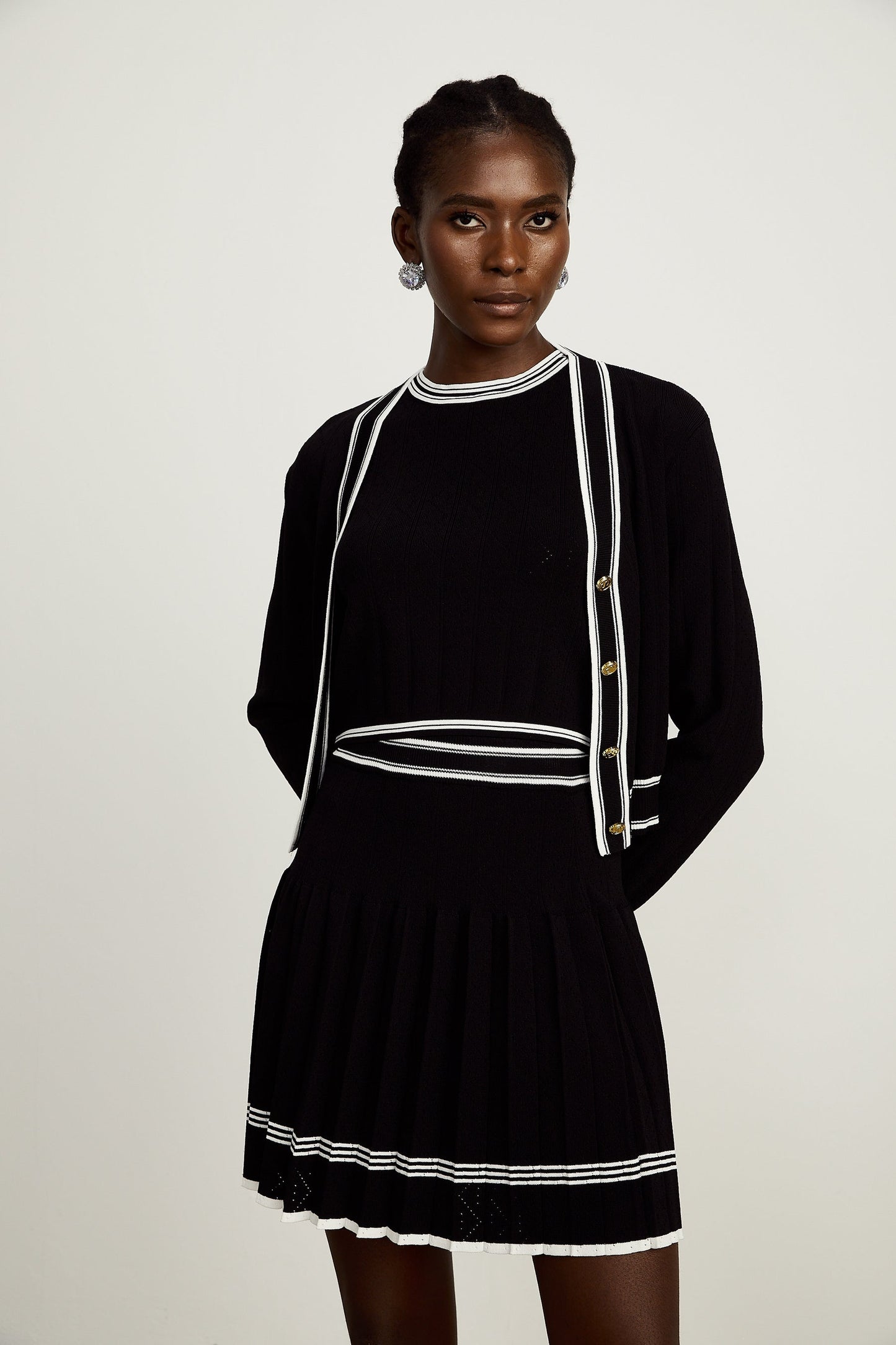 Daphné contrasttrim cardigan vest top skirt matching set