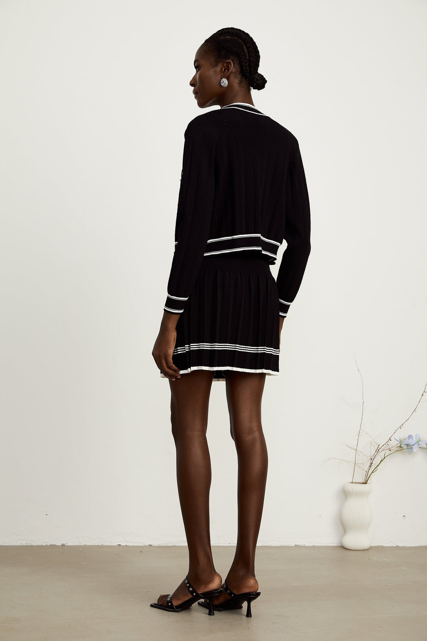 Daphné contrasttrim cardigan vest top skirt matching set