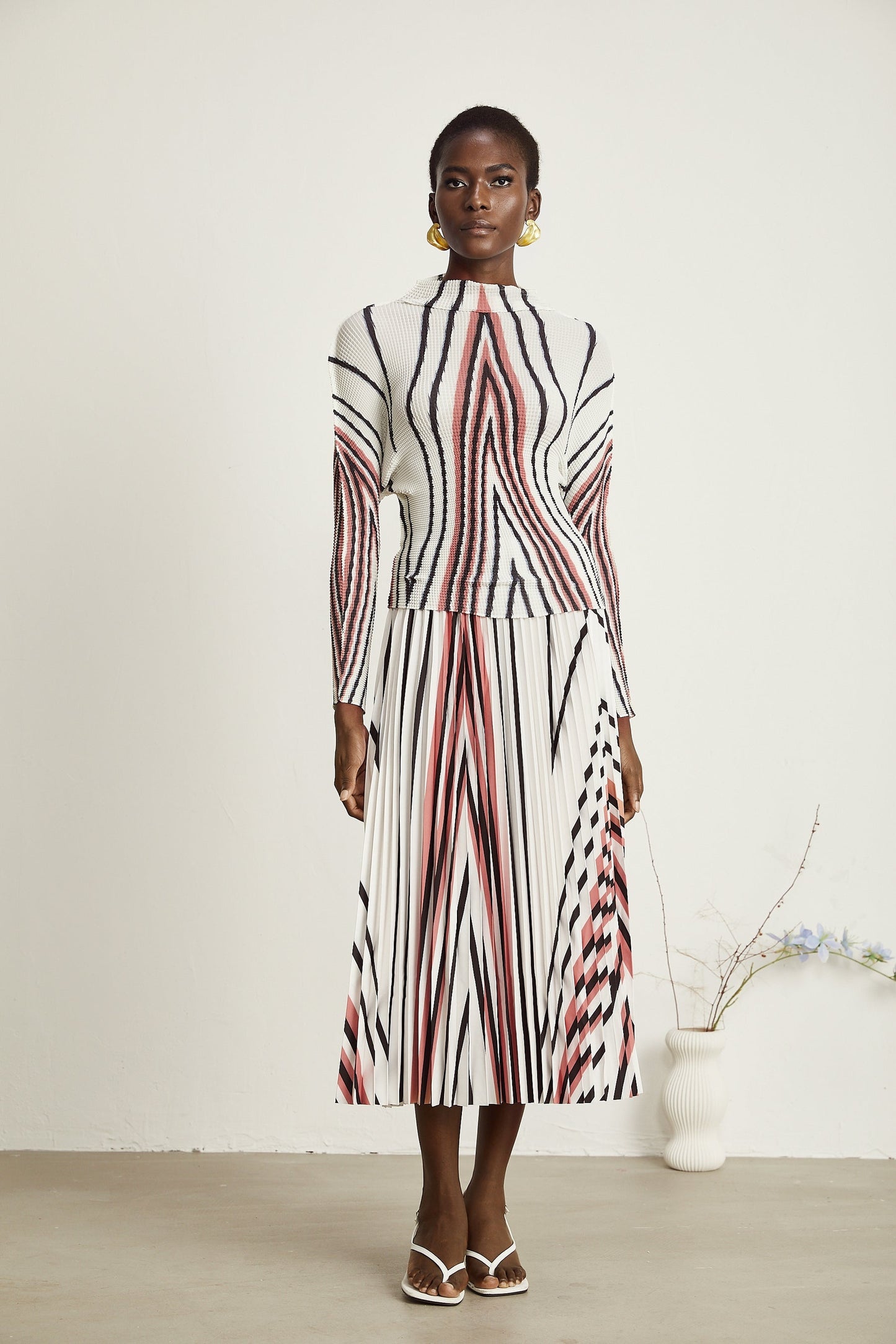 Désirée lineprint stretch top skirt matching set
