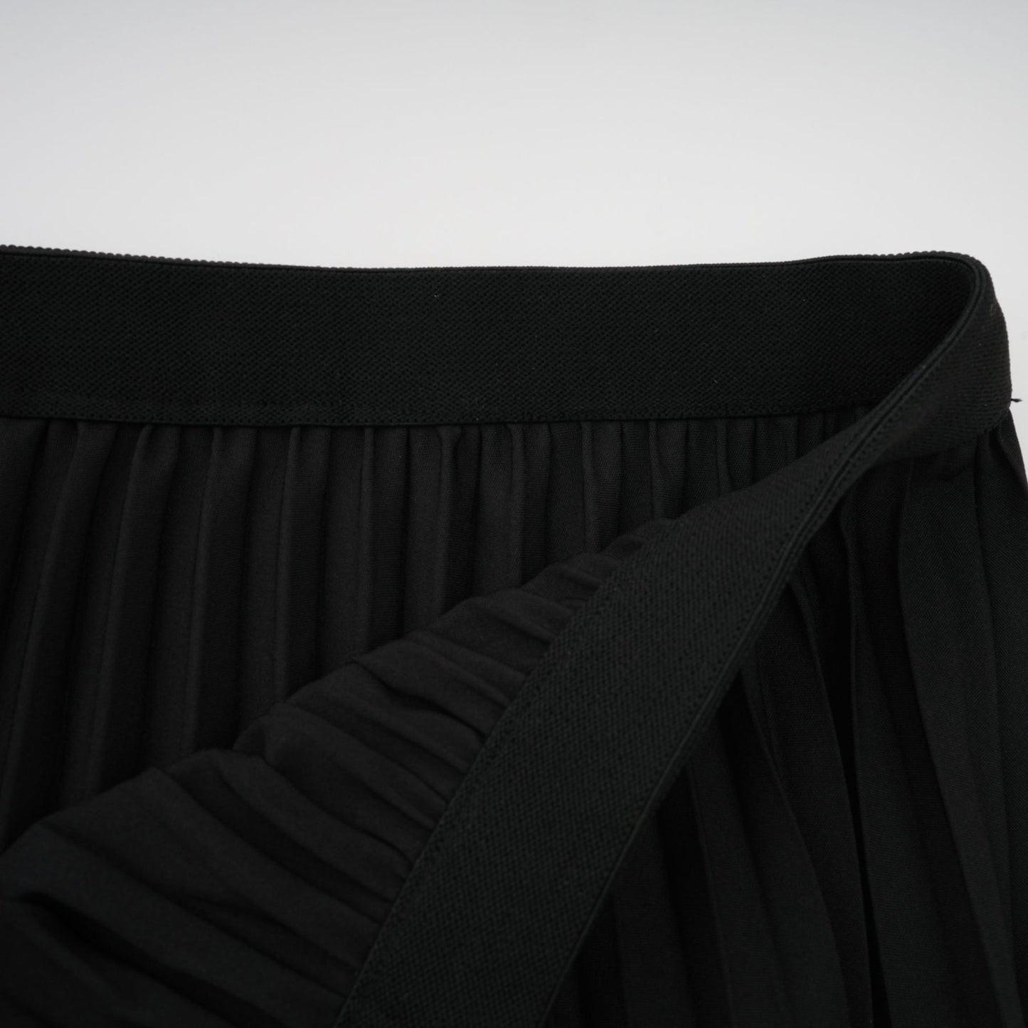 Dextard black gilded creased top skirt matching set