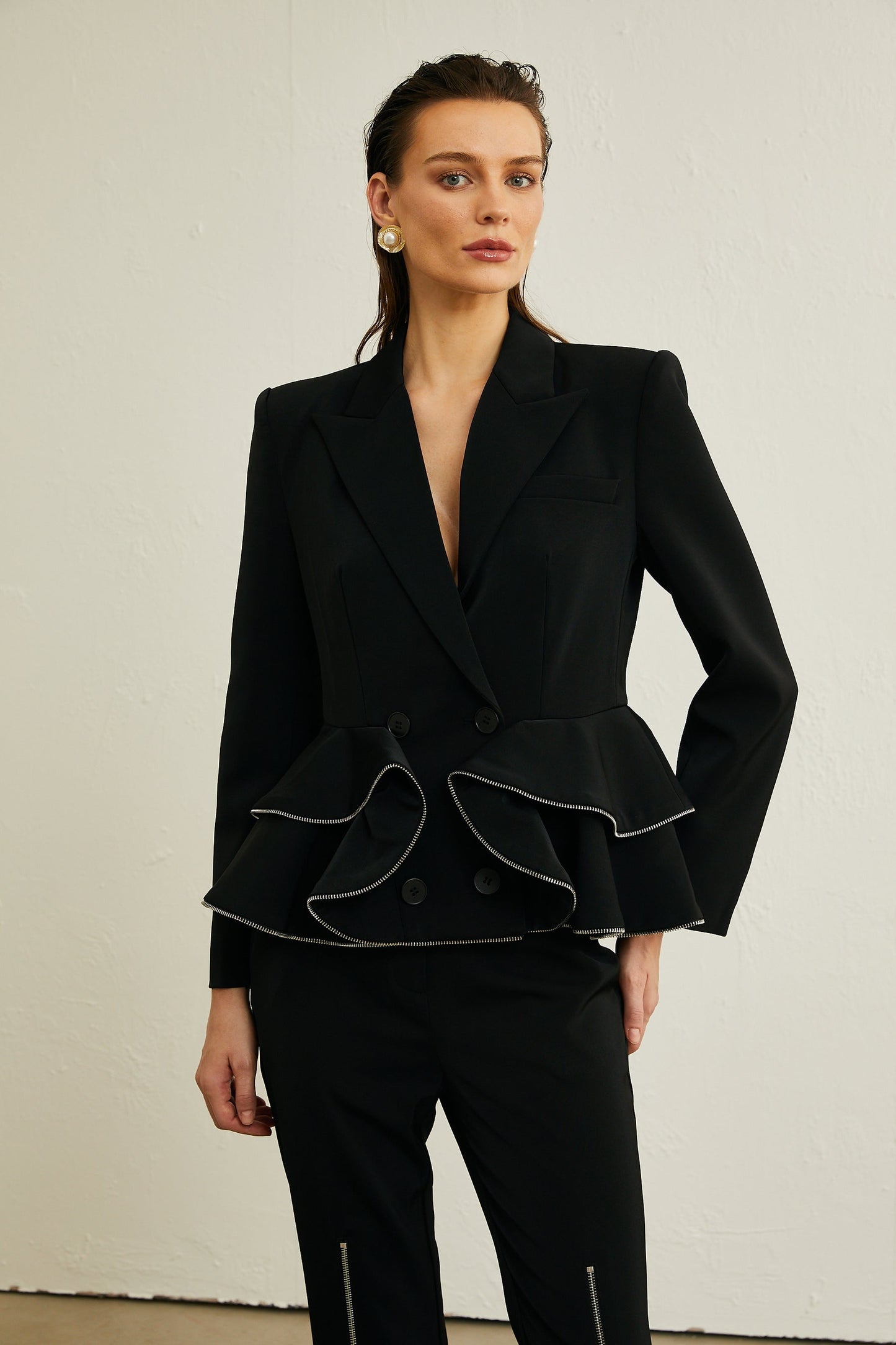 Élise black zipdetail jacket trousers matching set