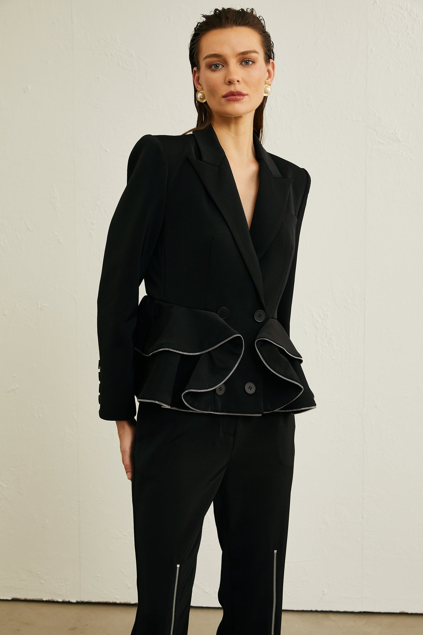 Élise black zipdetail jacket trousers matching set