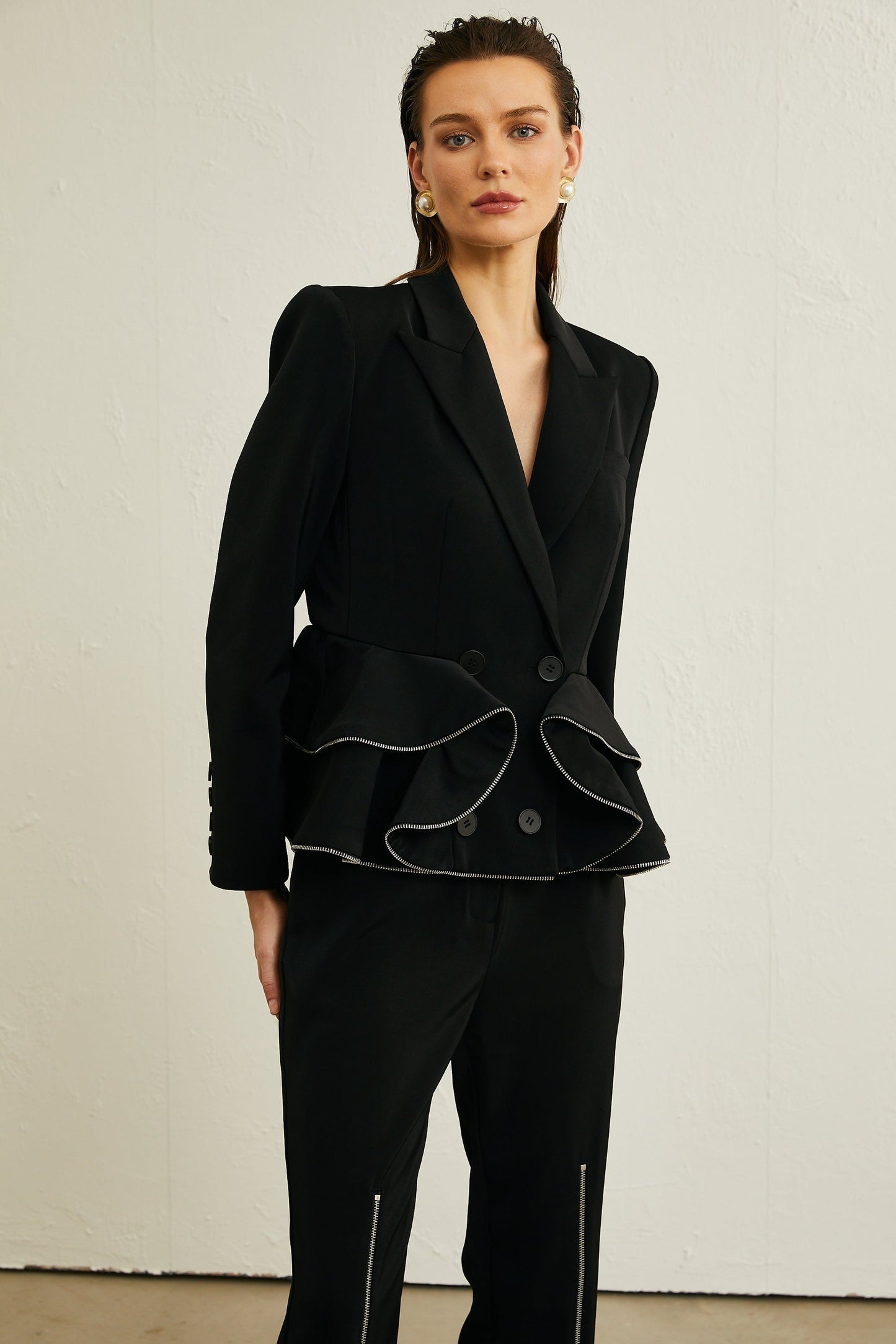 Élise black zipdetail jacket trousers matching set