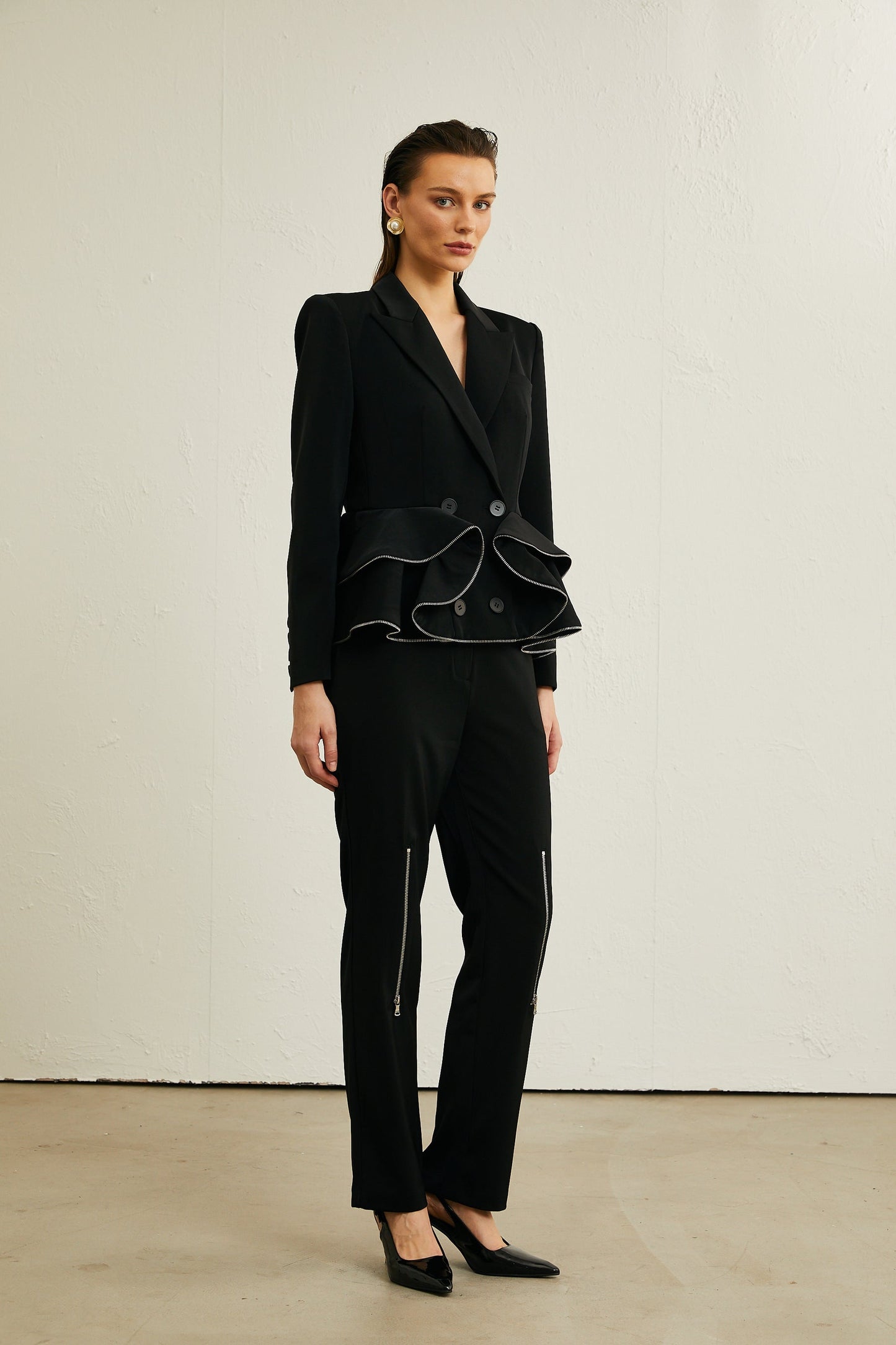Élise black zipdetail jacket trousers matching set