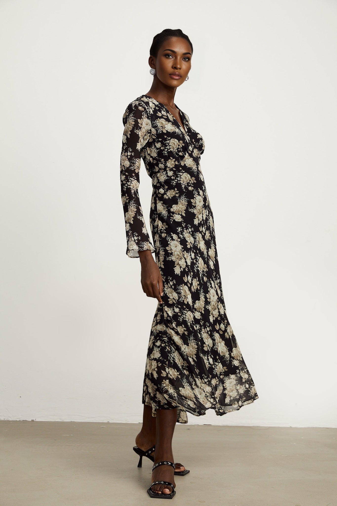 Hannah black floralprint flared midi dress