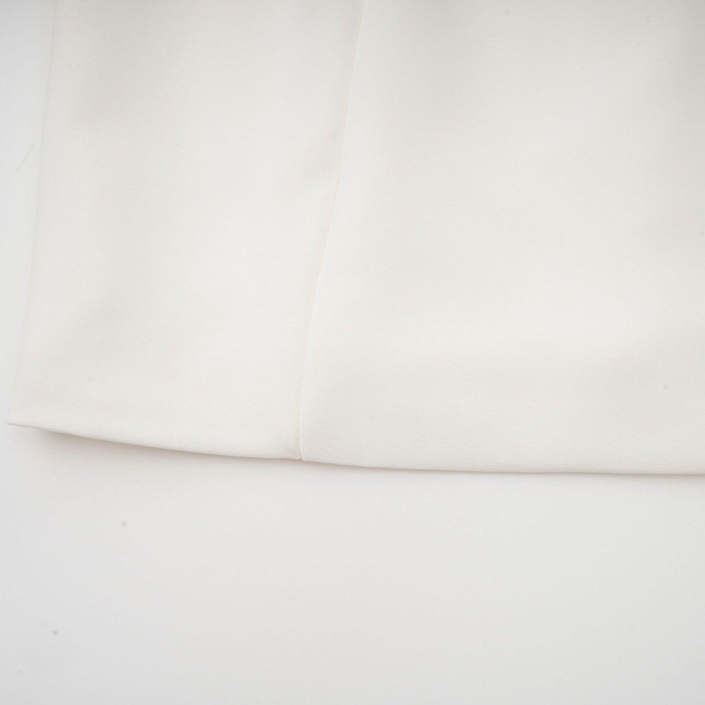 Hilaire white 3dpetal top skirt matching set