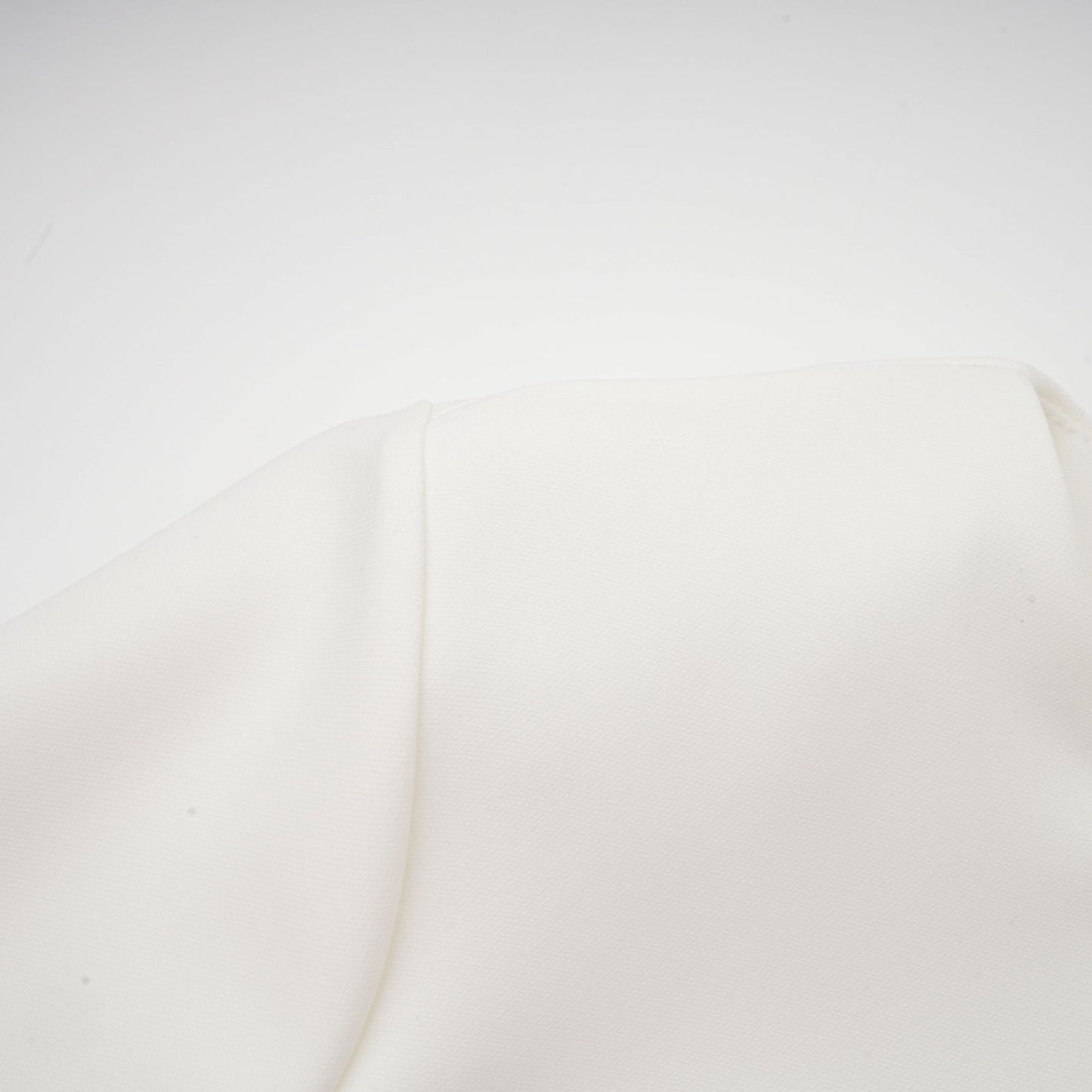 Hilaire white 3dpetal top skirt matching set