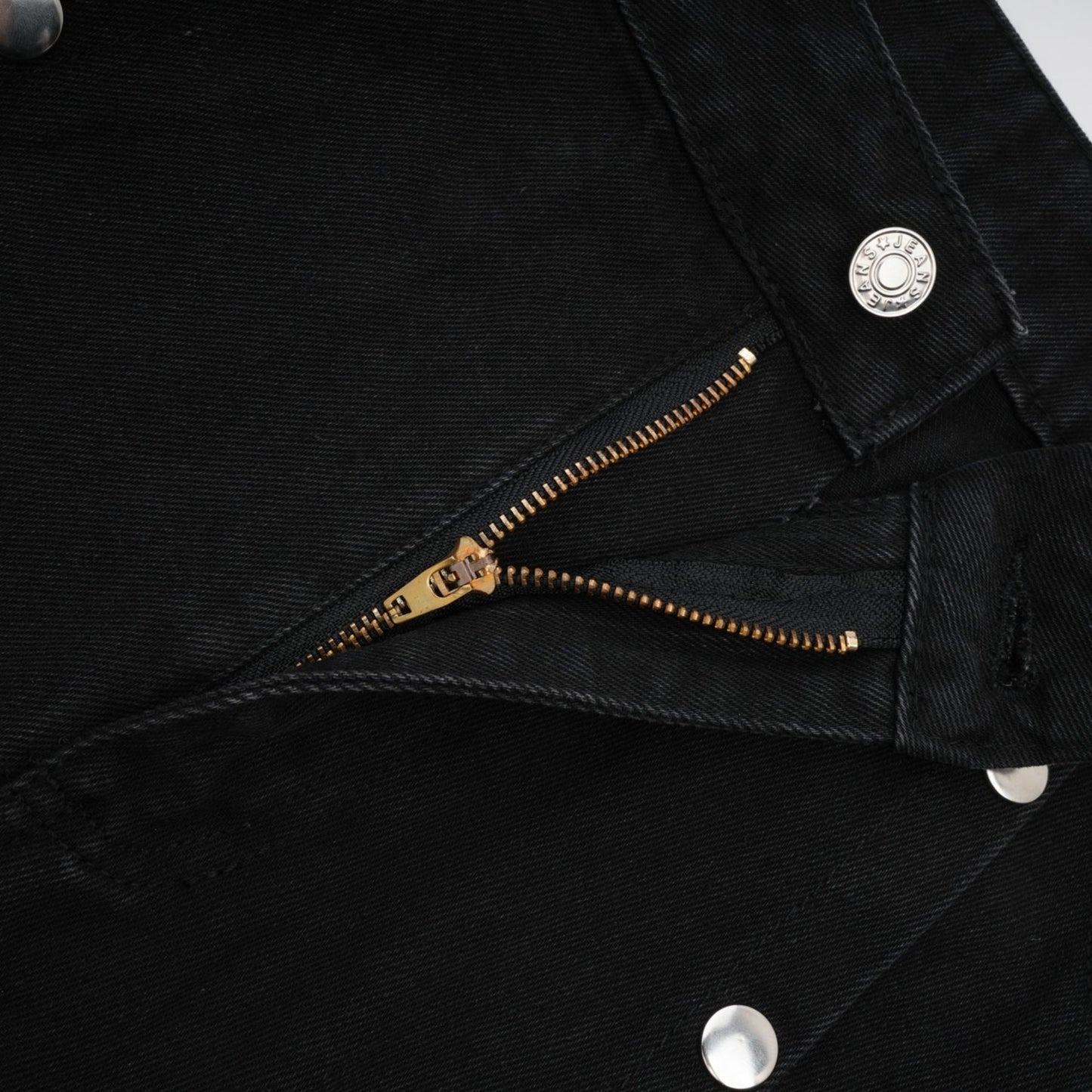 Janelle buttoned straightleg jeans