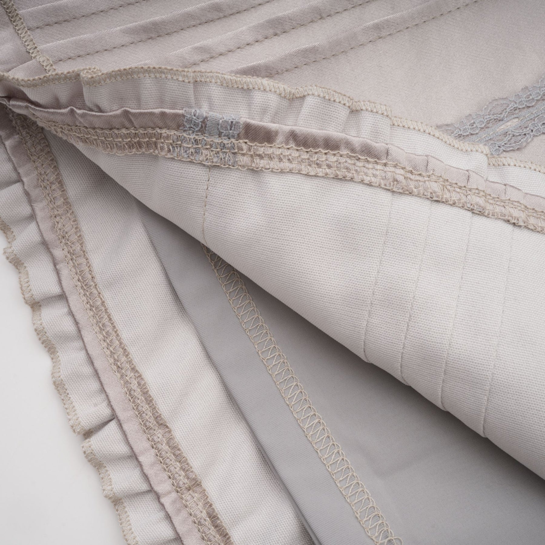 Juliette lace stripes pleated skirt