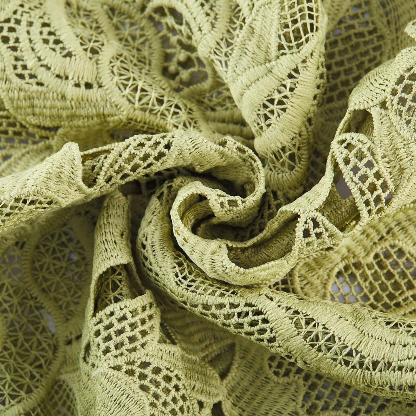 Noémie floralembroidered midi dress in Green