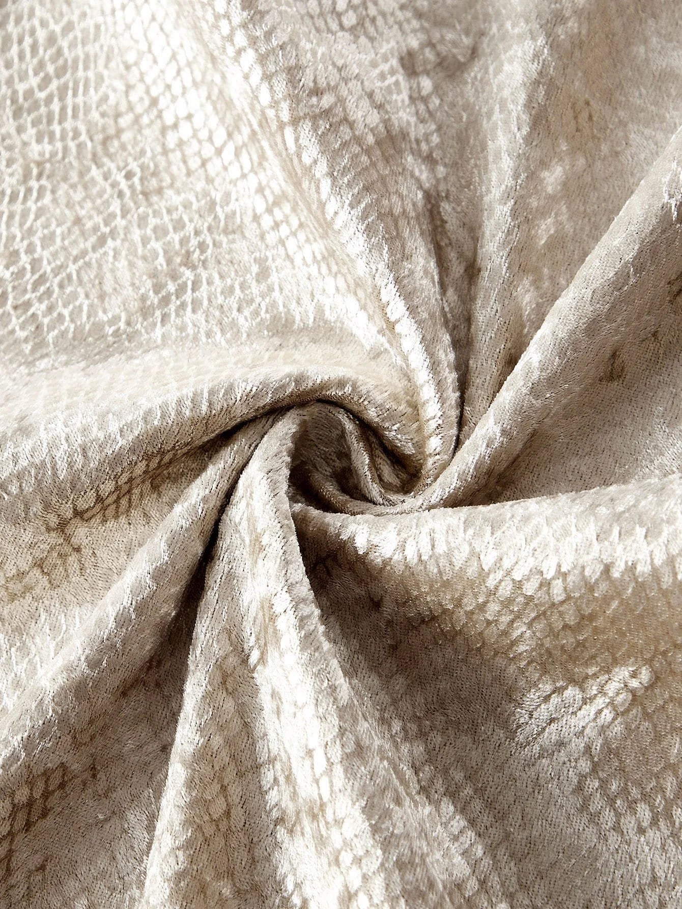 PREMIUM CHRISTMAS PLUS SIZE WOMEN VELVET STRUCTURED DESIGN MIDLENGTH DRESS