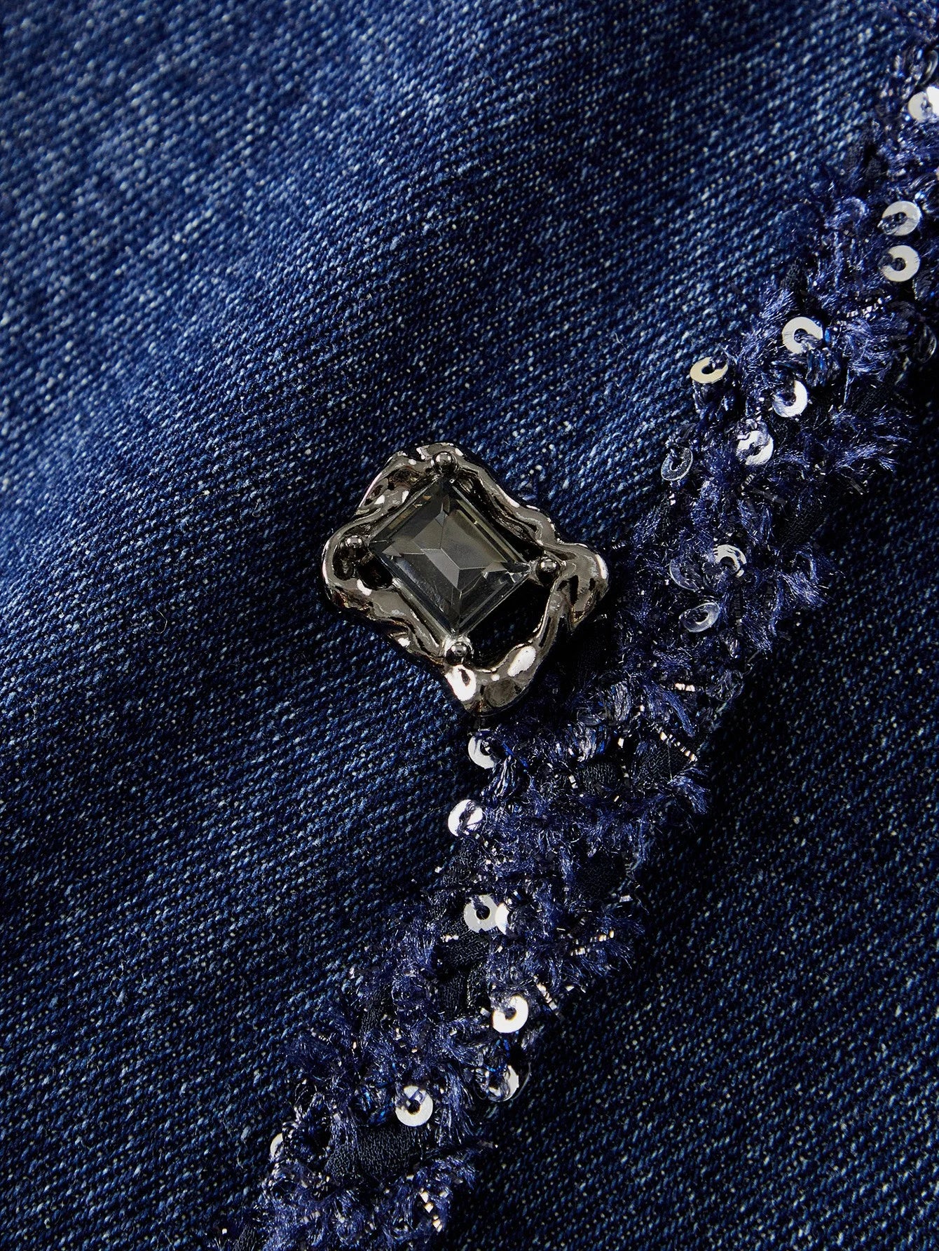 PREMIUM CONTRAST SEQUIN TRIM FLAP DETAIL CROP DENIM JACKET