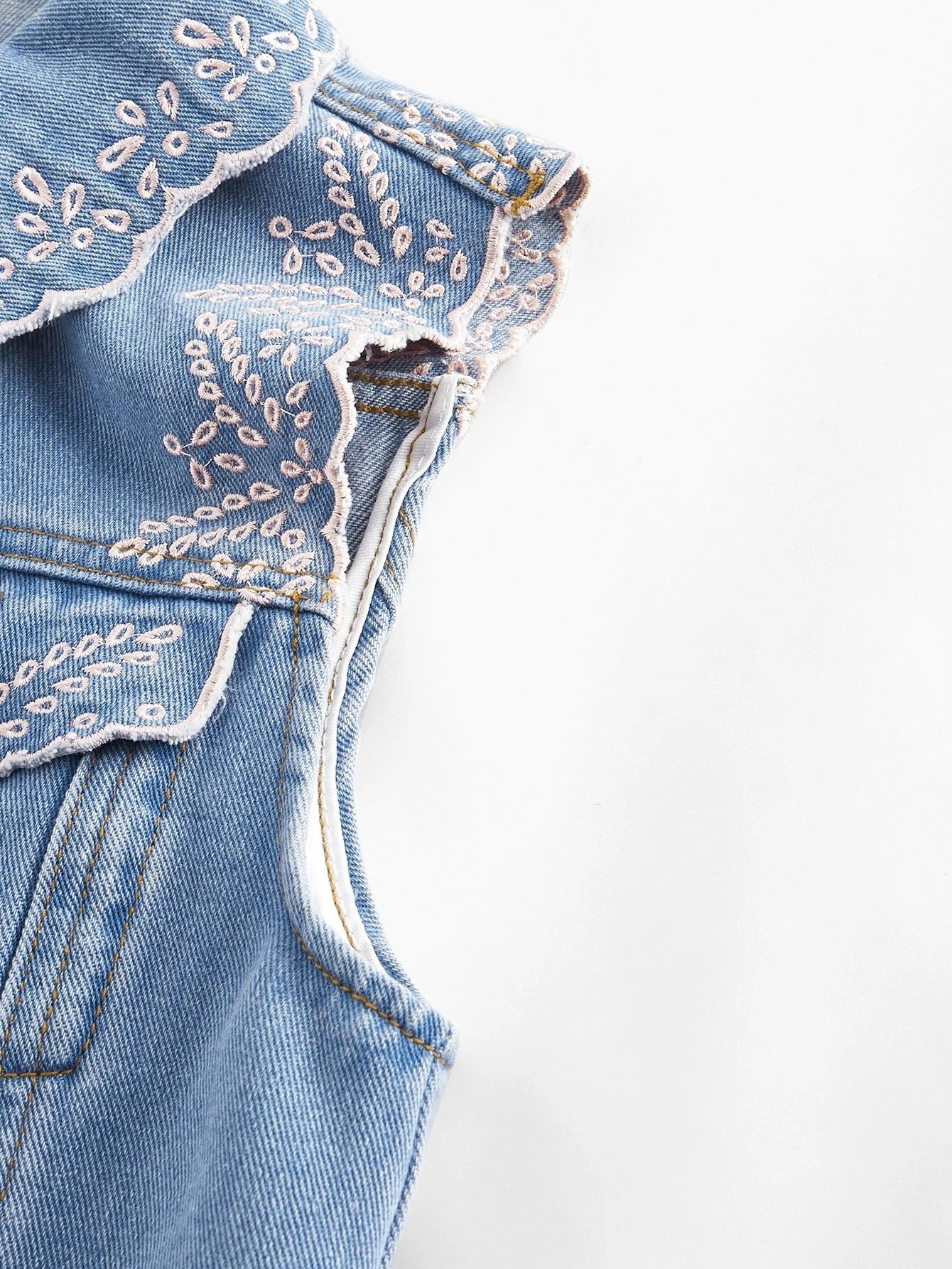 PREMIUM CONTRAST TRIM EMBROIDERY DENIM BLOUSE
