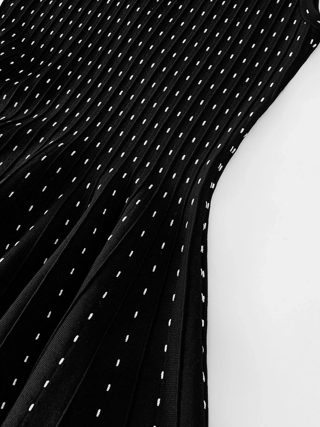 PREMIUM FLARED SLEEVELESS SWEATER DRESS