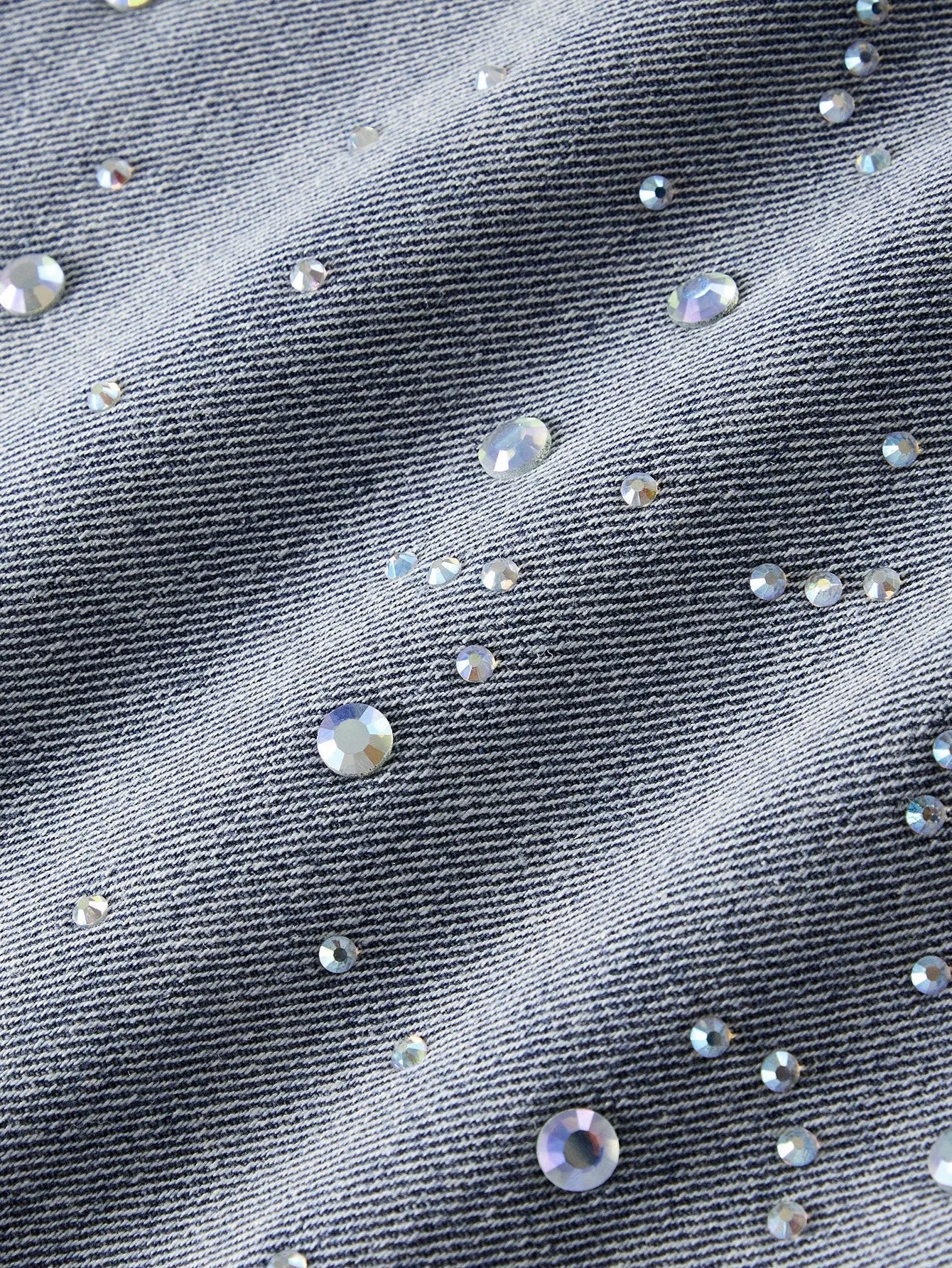 PREMIUM RHINESTONE RIPPED JEANS