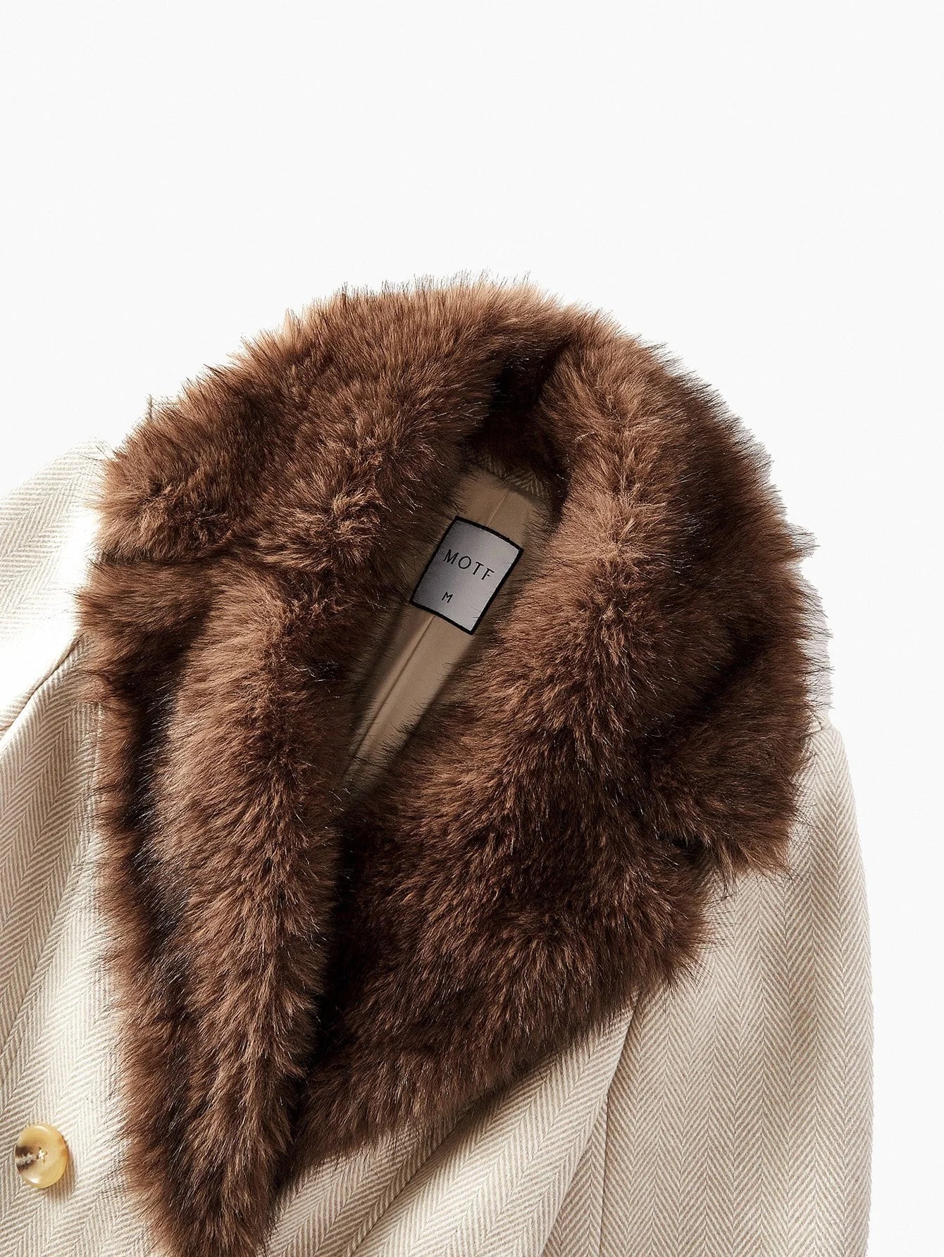 PREMIUM WOOL HERRINGBONE PRINT CONTRAST FUZZY COLLAR DOUBLE BREASTED PLACKET FLAP POCKET BELTED