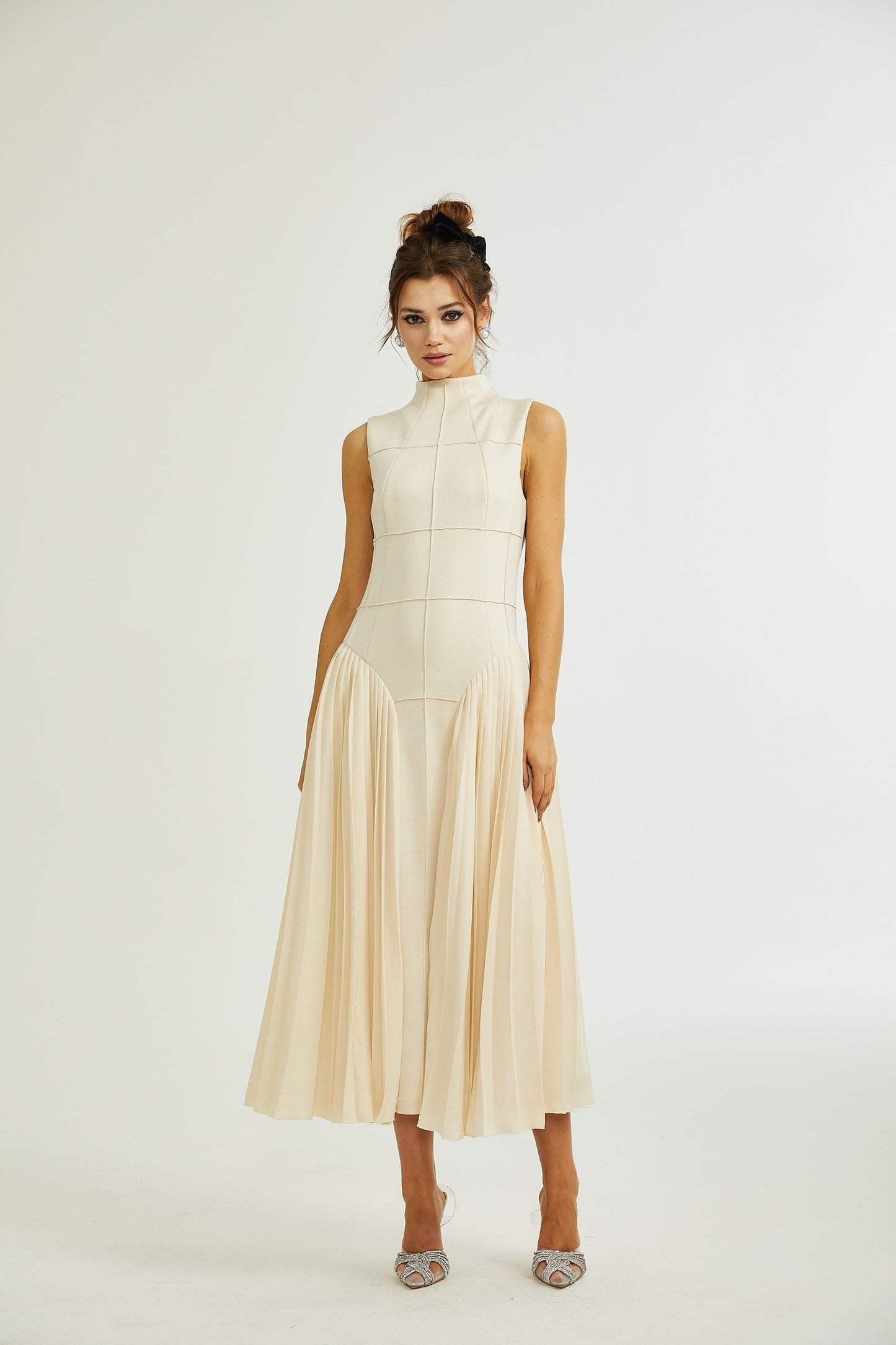 Safiya sleeveless pleated dress