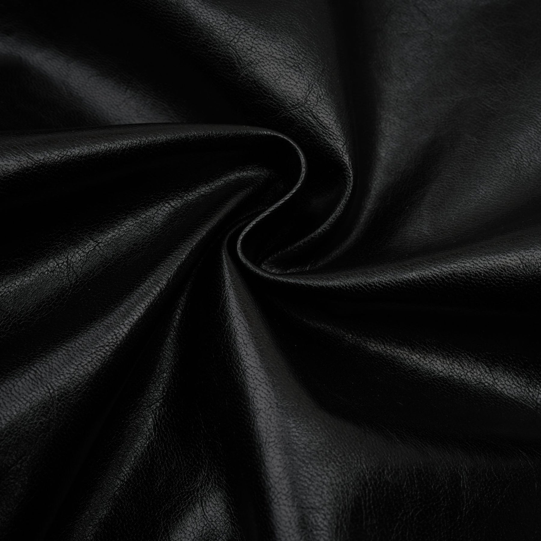 Short quilted leather jacket in brown with zipper closure and side pockets