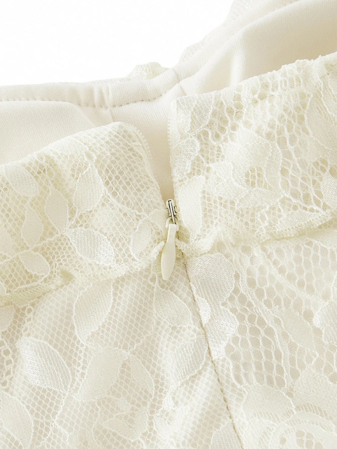 Soiréza LACE RUFFLE TRIM FAUX PEARL CHAIN COCKTAIL DRESS