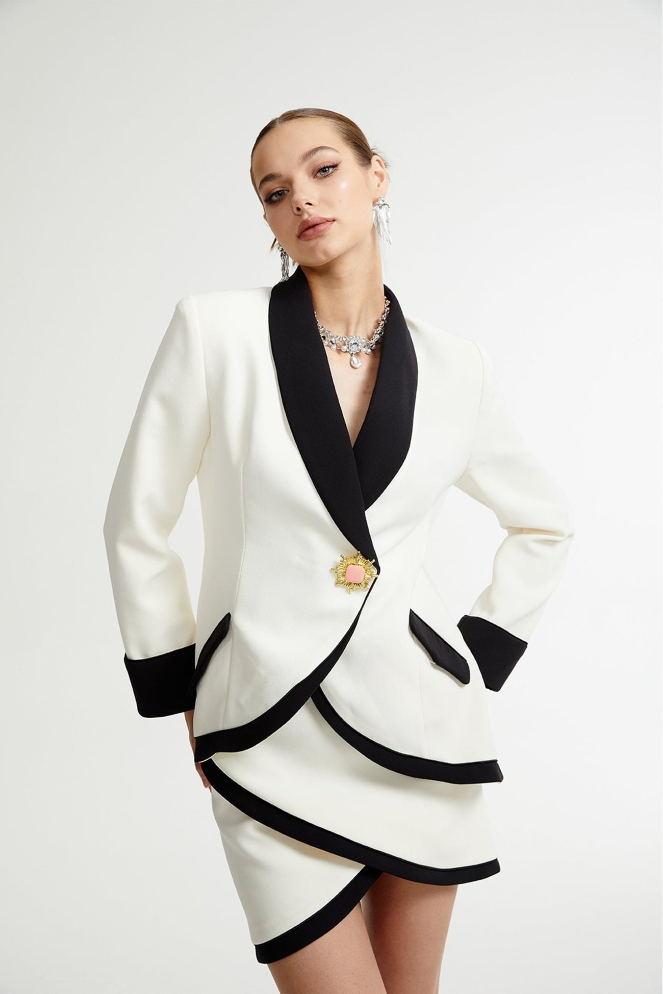 Vespera contrast colours jacket skirt matching set
