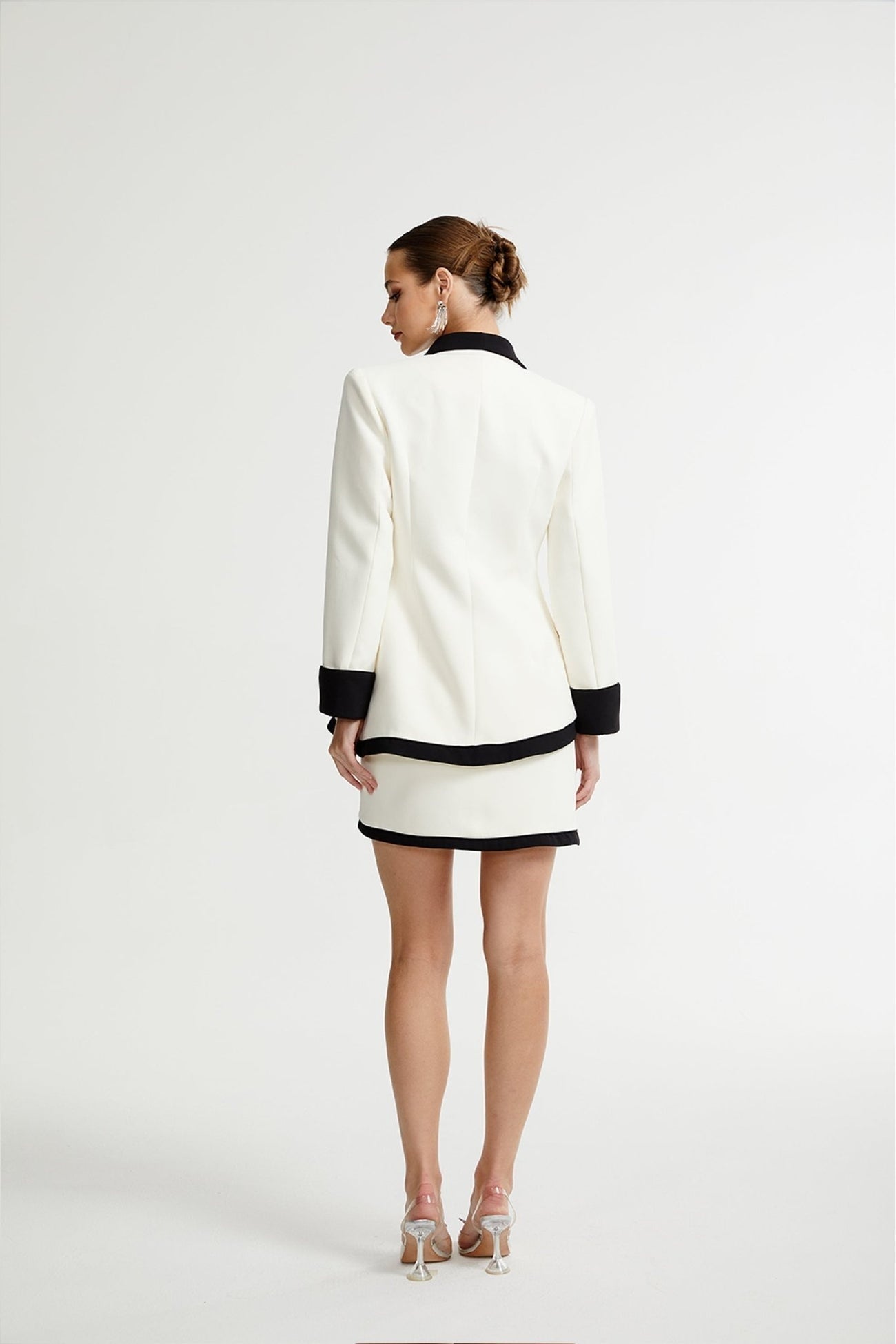 Vespera contrast colours jacket skirt matching set