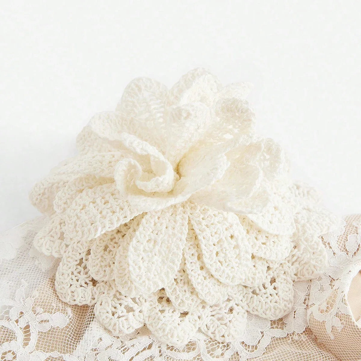 Womens White Lace Elegant 3D Floral Short Skater Dress For Autumn And Winter