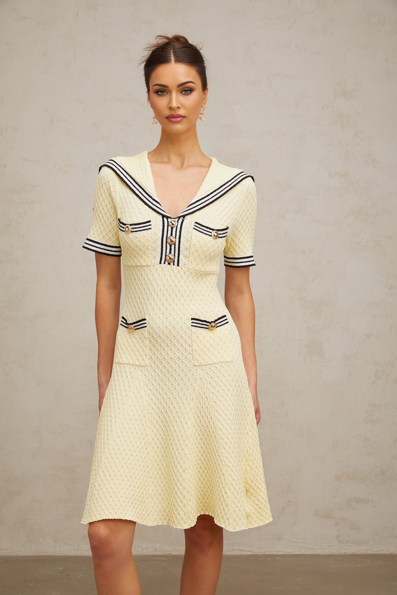Yellow knitted dress with sailor collar Madeleine style