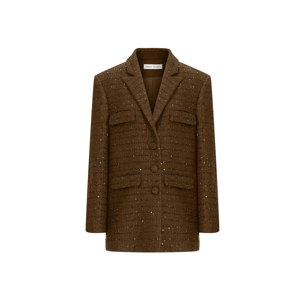 Longline tweed blazer with a tailored silhouette, functional pockets, and a wool-blend fabric. Made from 94.3% polyester fiber, 5.7% sheep wool, and lined with 100% polyester