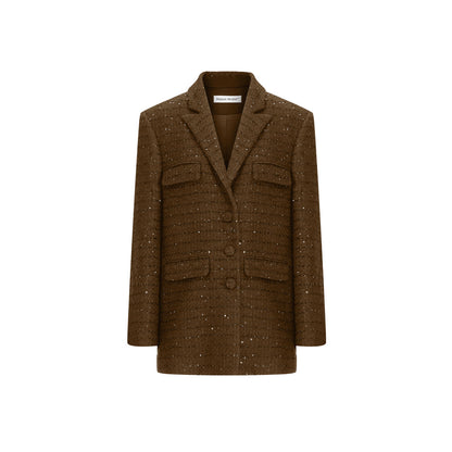 Longline tweed blazer with a tailored silhouette, functional pockets, and a wool-blend fabric. Made from 94.3% polyester fiber, 5.7% sheep wool, and lined with 100% polyester