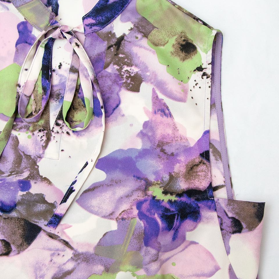 Short Dress – Purple Floral Print – Sleeveless High Collar – Chic Casual Style