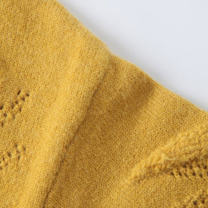 Pullover Sweater – Vintage Crewneck – Embroidery Detail – Classic Style