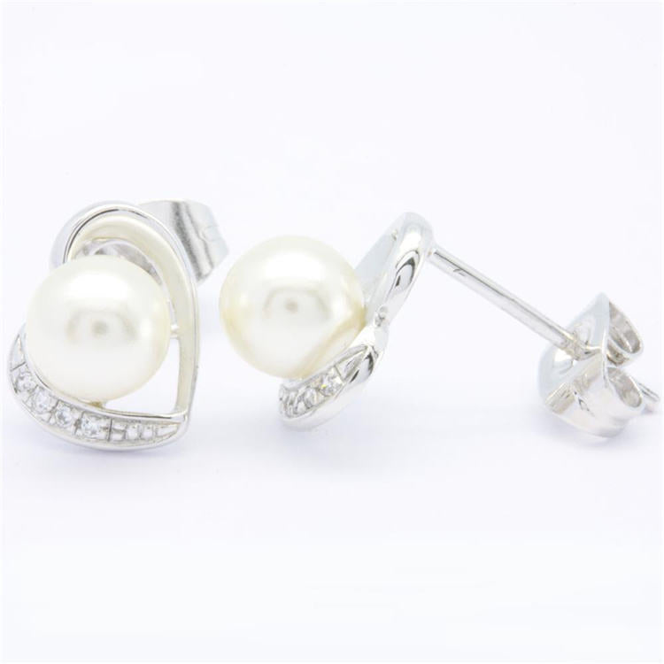 18K Gold Plated Freshwater Pearl Heart Stud Earrings With Diamond