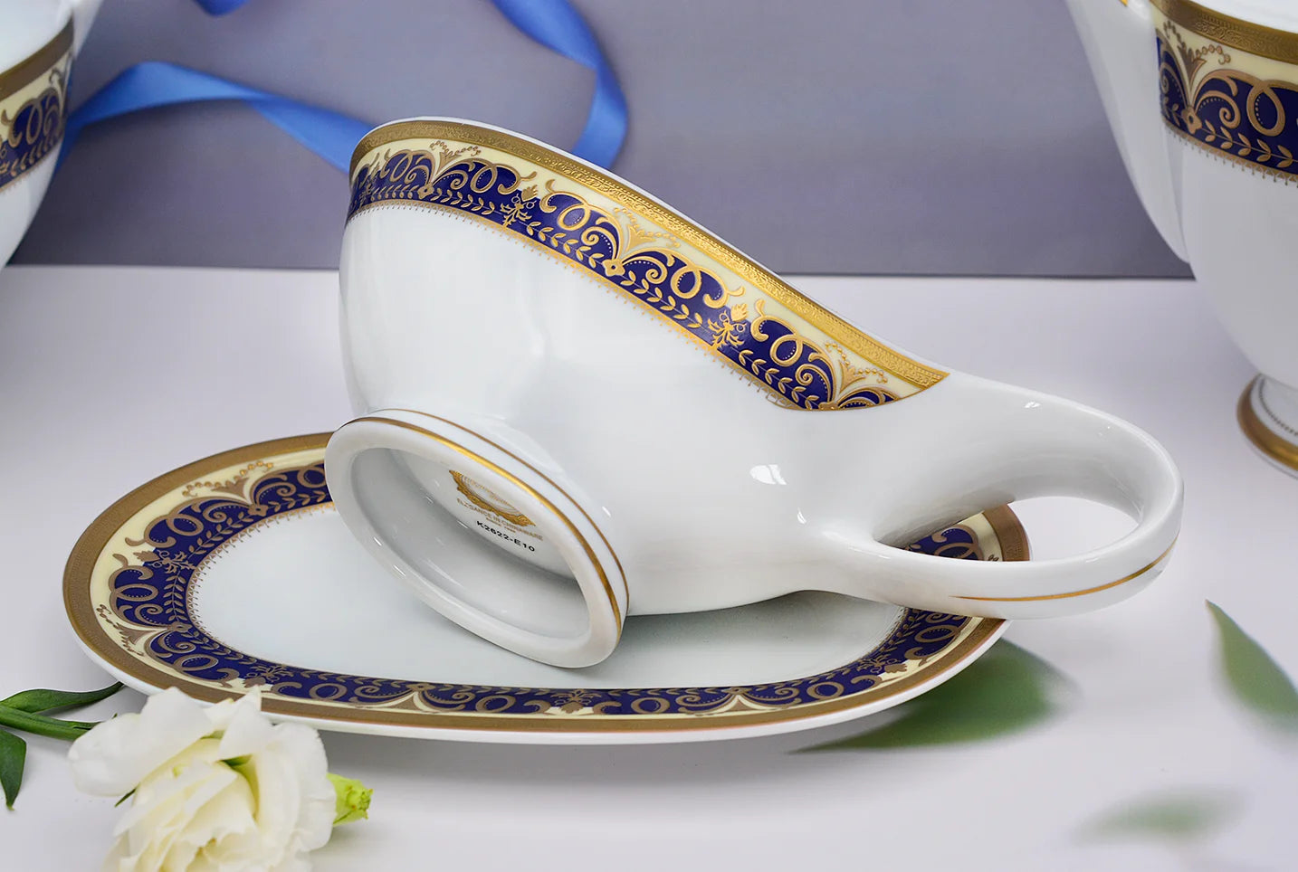 Luxury Porcelain Dinnerware & Tea Set – 24k Embossed – Service For 12 Jacqueline van Hoef