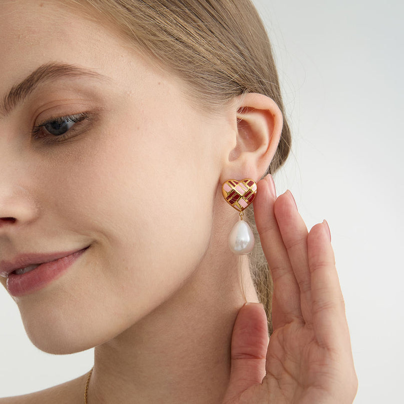 Amanda Heart Pearl Drop Earrings Gold Colored Stainless Steel