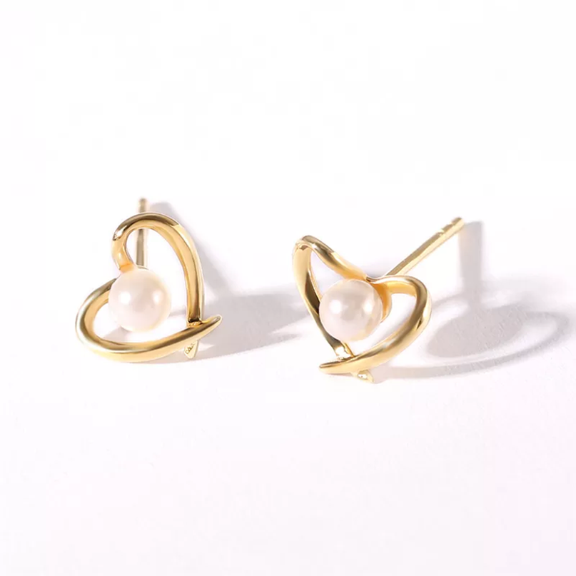 925 Sterling Silver 18K Gold Plated Freshwater Pearl Heart Stud Earrings