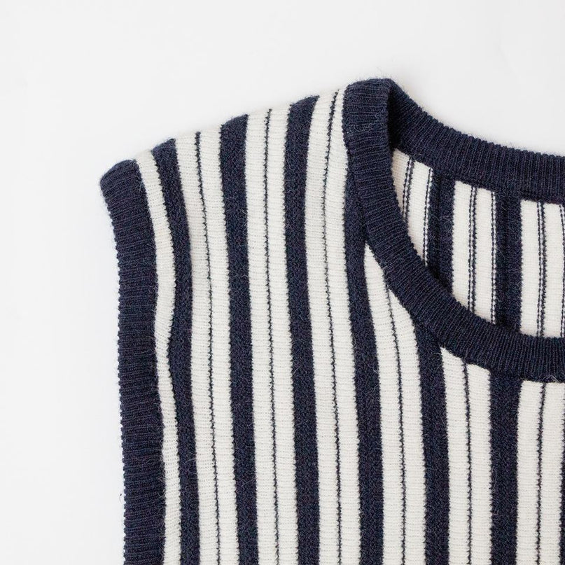 Sweater Dress – Sleeveless Maxi – Pleated Knit Design – Chic Striped Style